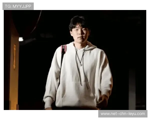 杨瀚森逆袭称王，豪门争相出手中场