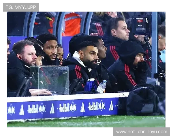 萨拉赫与维尔茨跑动区域重叠，利物浦攻击端节奏被打乱